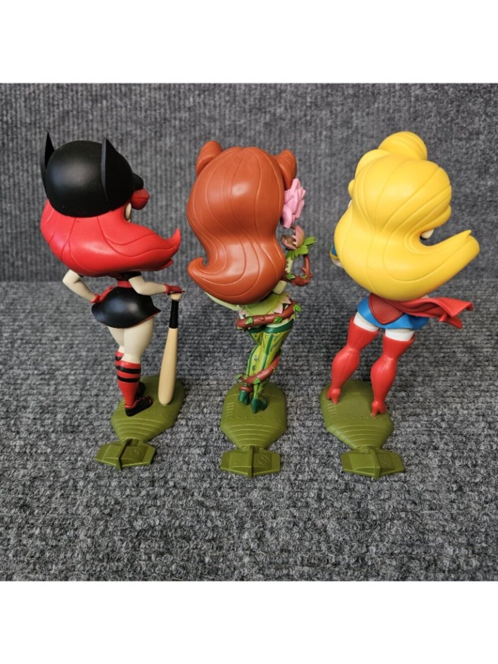 Cryptozoic Supergirl Poison Ivy Batwoman Bombshells Exclusive Vinyl Vixen - Picture 3 of 5